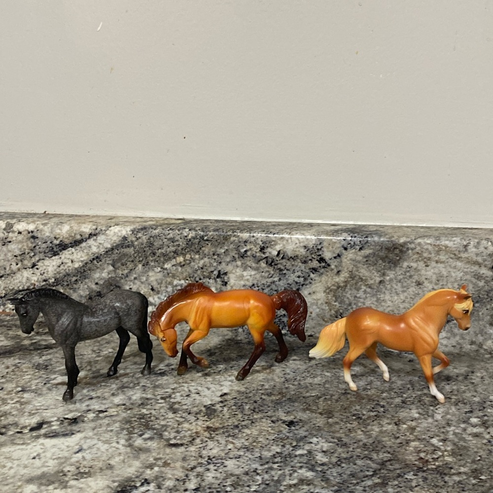 Lot of 3 Breyer Stablemates